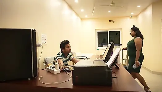 Adik Tiri Dan Adik Lagi Asik Nikmatin Di Hotel
