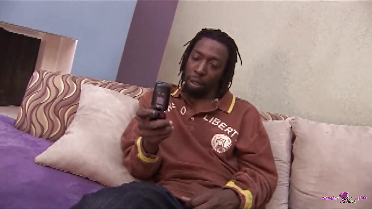 Brilhante dama Shyla Haze exibe sua deusa deslumbrante como corpo e incríveis peitos grandes e flácidos