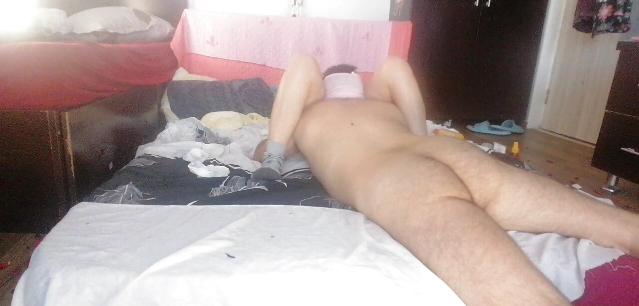 Lick the wife's juicy pussy until she screams with pleasure. Sensual massage of a hot couple with oil on the body.