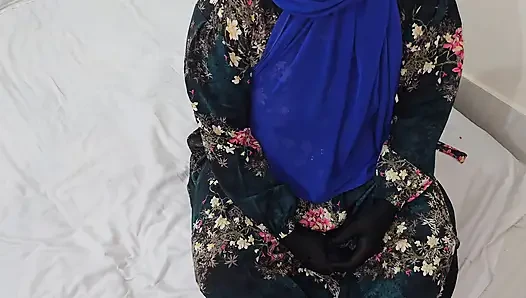 Taksitini taksitli kadınla sikişerek ödedim.