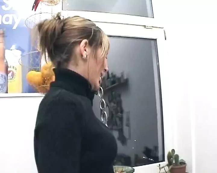Hot German woman dildoing her pierced pussy on cam
