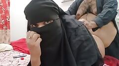 Paquistanesa madrasta em hijab fodida por enteado
