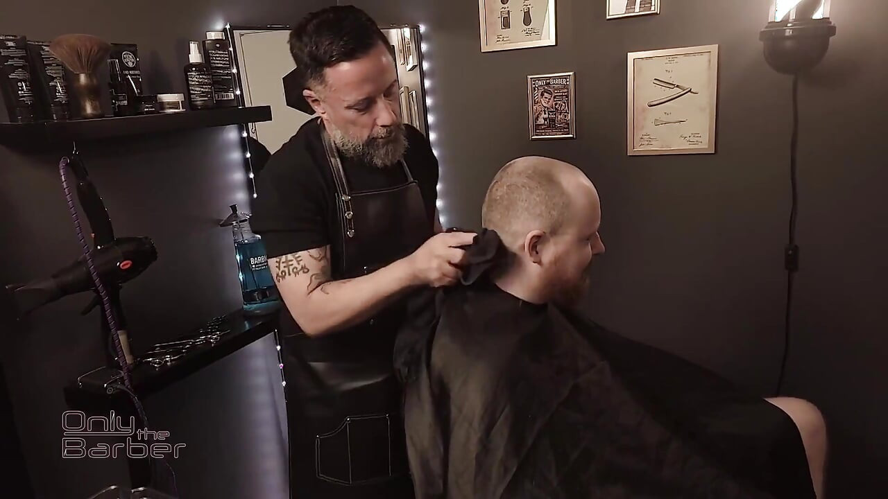 Dirty Barber Gives Bear More Than Just a Haircut!