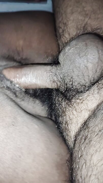 Kız Arkadaşım Çok Sert Sevişti, Sünnetsiz Tam Video. Zevki Hissetmek Için Kulaklıkları Kullanma Ya Da Atlama Yapma.