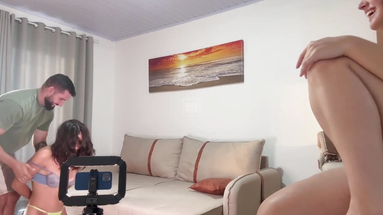 Hậu trường ghi hình Viideo Personalized Cuckold
