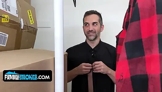 Sapık üvey amca en iyi arkadaşının yardımıyla geri dönüyor ve Aria Banks'ı bozuyor