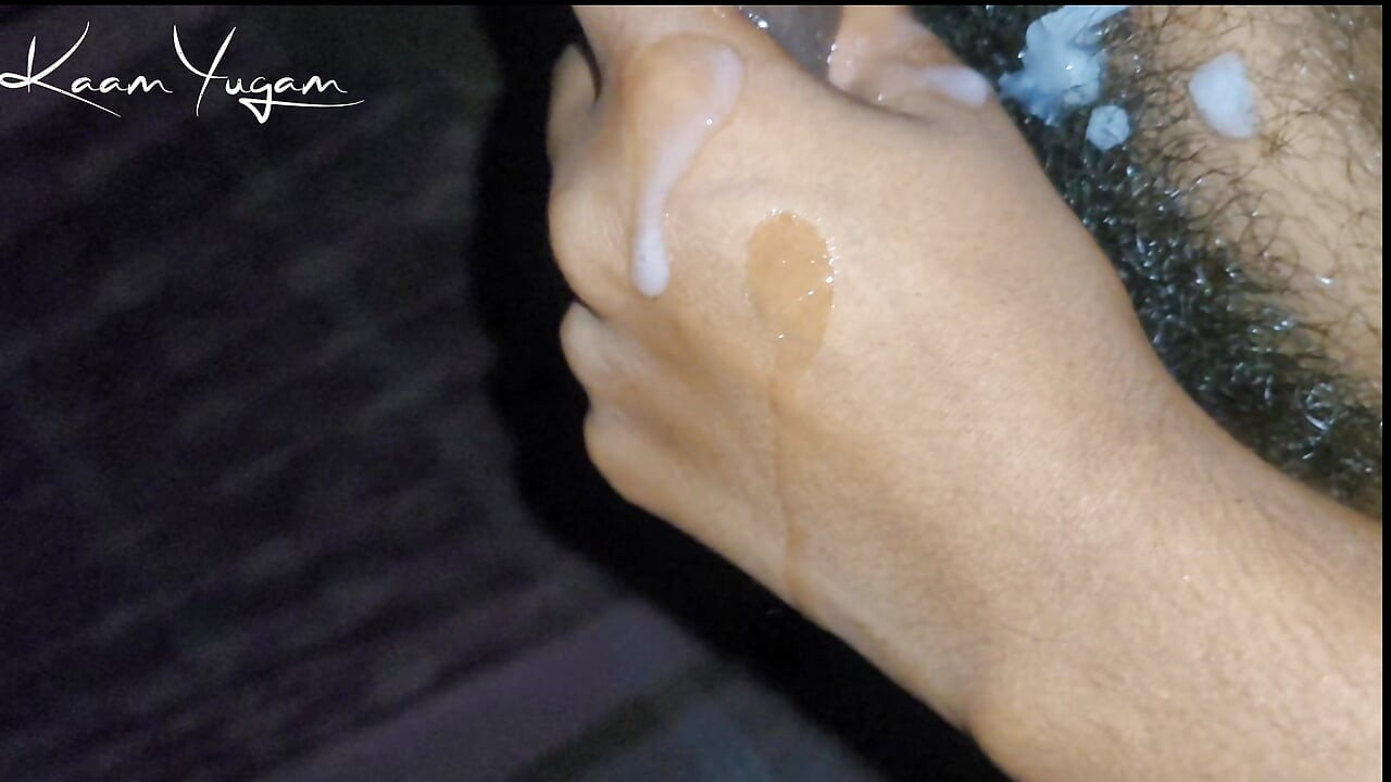 Indisk sexy gutt tykk og stor cumshot etter mestring
