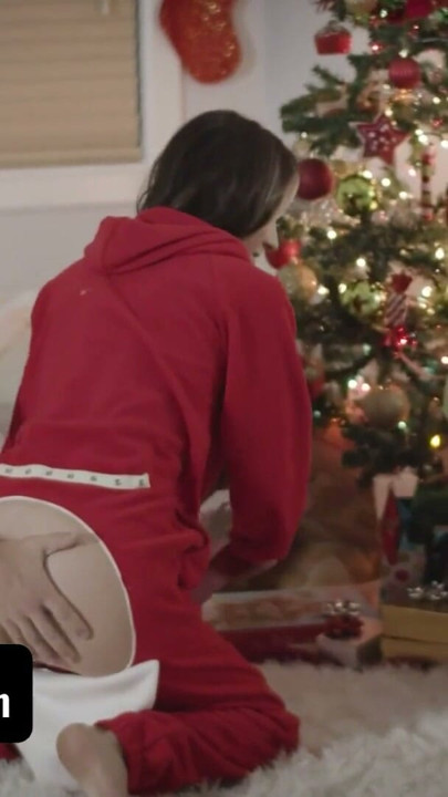 Stepsiblings Avery Moon And Jay Myers Are Spending Christmas With Their Busty Stepaunt Casca Akashova | Clip 1