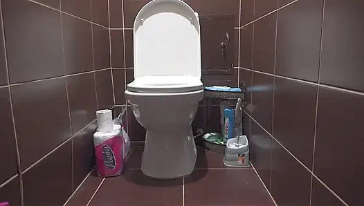 Ev kamerası eşimi tuvalette, mutfakta, yatak odasında izliyor. Fetish Derlemesi.