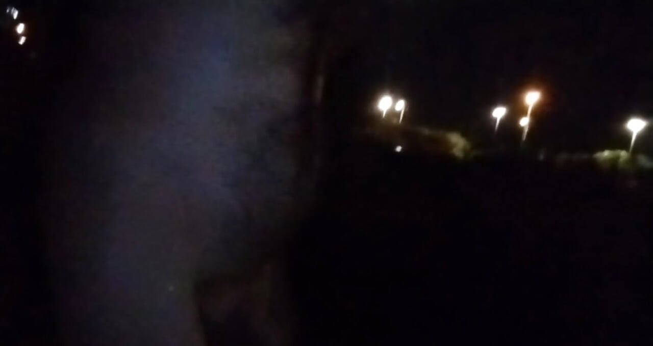 Gece halka açık çıplak yürüyüş