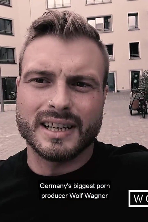Немецкая порнозвезда Mia Blow долбила свою киску по молодому члену! Оригиналы волка Вагнера