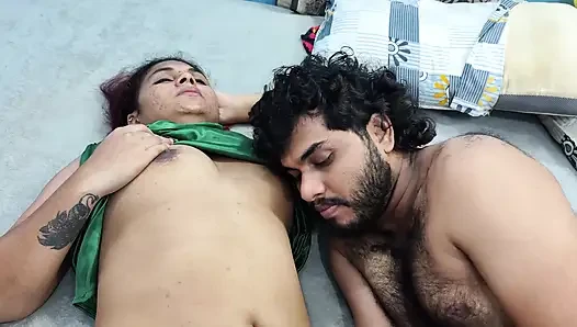 Amcık ovma ve göt yalama ile göğüsler emiyor