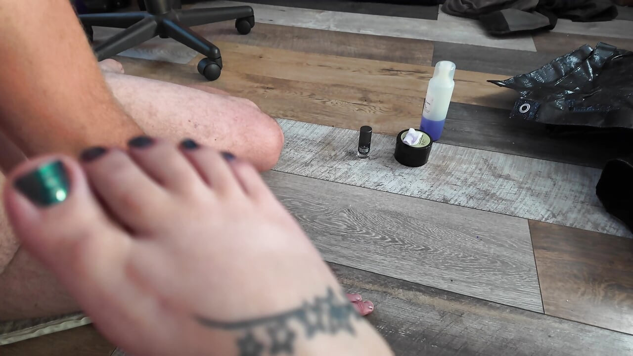 Sub pedicure untuk puan
