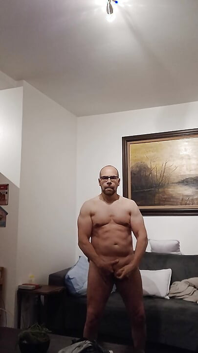 Vrlo debela u mojoj ruci nakon izložbe kako mi tijelo počinje dobivati mišiće