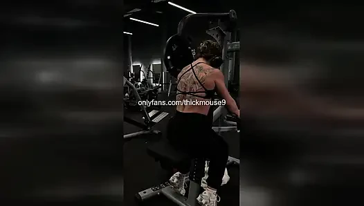 TikTok Teen's Pussy Slip-Up: Accidental Virgin Exposure!