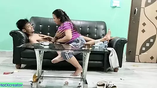 Indyjska gorąca ciocia ma niesamowity seks xxx! hindi ciocia uncut sex video