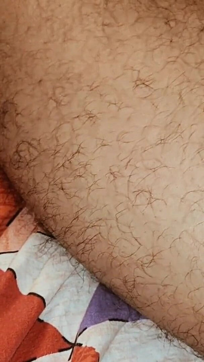 "남편이 집에 없을 때 Devar에게 따먹히는 핫한 바비"의 매혹적인 순간