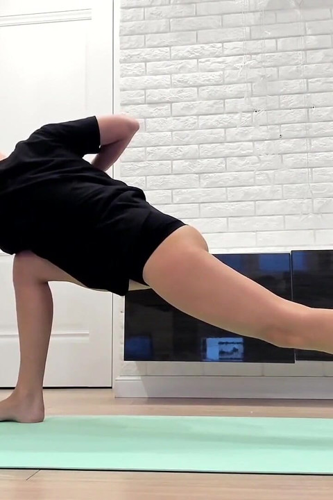 Bare ben, stramme shorts: Min yogarutine