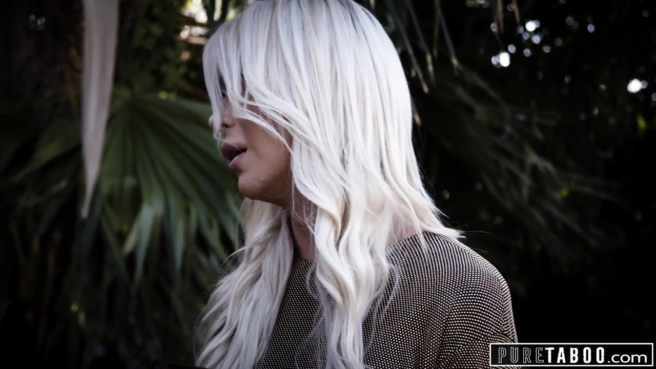 純粋なタブー、セクシートランスガールが悲しみの男をやる