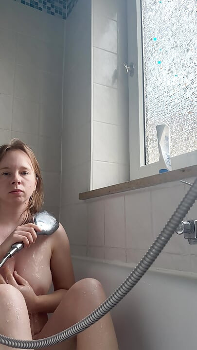 ฉี่ในอ่างอาบน้ํา