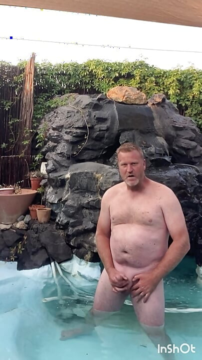 Seksi uz bazen