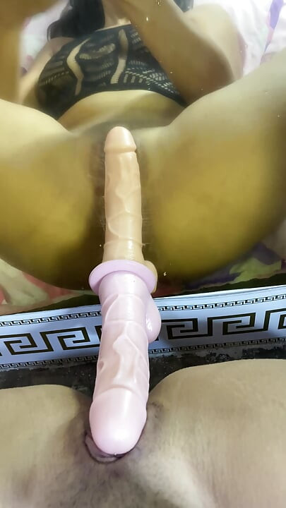 Gledaj me kako masturbiram i reci mi ako ti se sviđa