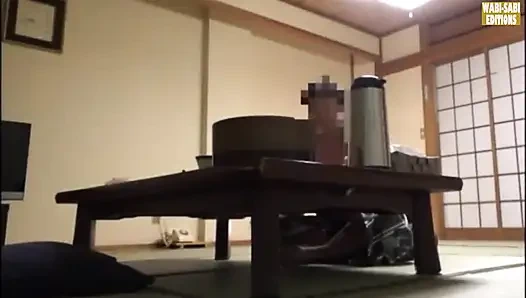 Verführung nach der Ladenschlusszeit: ein Spa-Angestellter wird während einer Privatraumsession gefilmt - szene 2