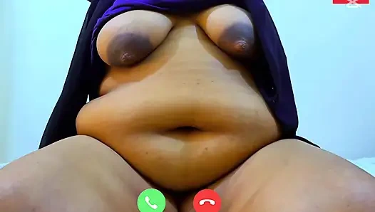 Kannst du mich anrufen und per Videoanruf geiler machen? Ich bin muslimisch, heißes single-mädchen, ich brauche einen freund