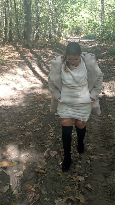 Jade shows off in the wood with the strangers | Clip 1