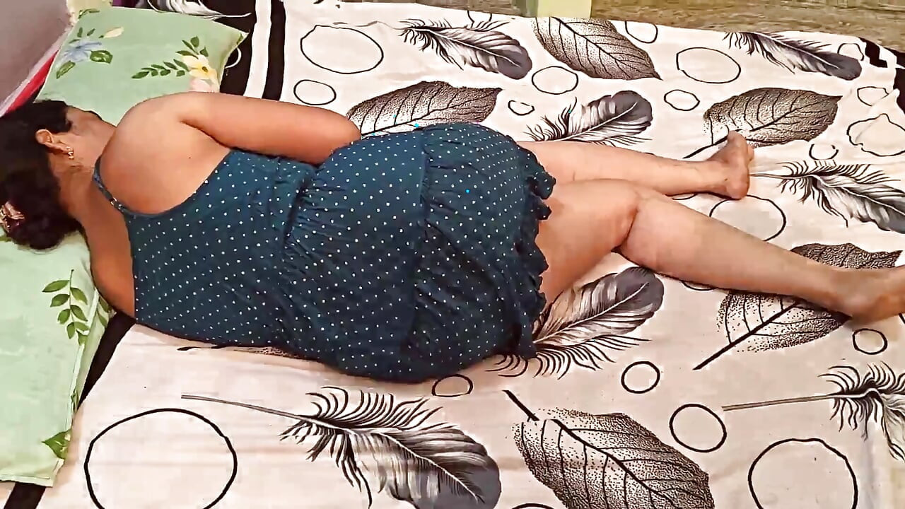Schwanzhungriges sperma, durstiger arsch beim zungenanal, desi bhabhi wird gefickt