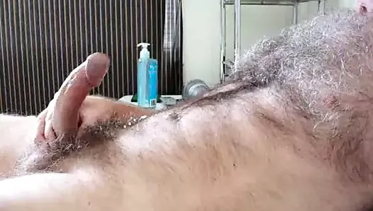 Hairy Daddy bear shooting cum