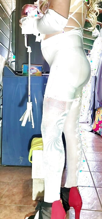 Hot TS – Femboy Banci Comel Menunggang Dildo Dan Melancap Dalam Skirt dan Jala