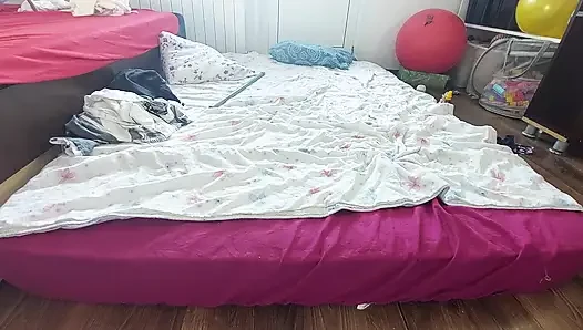 Sinnliche massage eines heißen paares mit Öl auf dem körper.