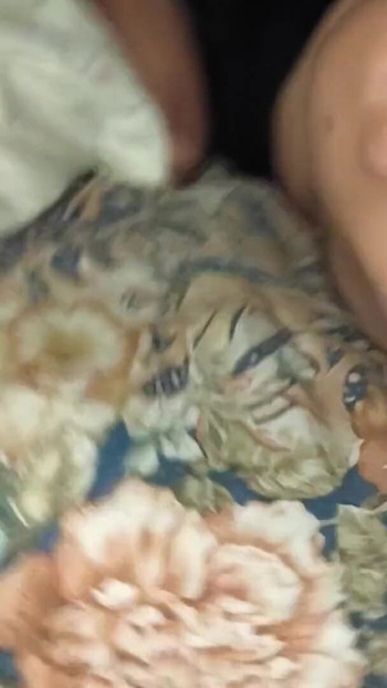 Meine schwiegermutter schwanger zu machen, will sie jeden tag sex mit mir haben, ihr Ehemann arbeitet | Clip 1