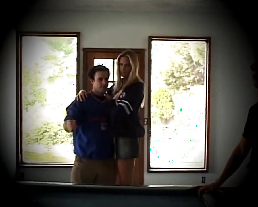 Muchas pollas grandes y lechazo para joven rubia