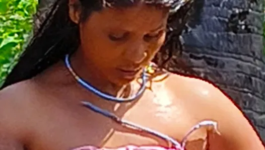 Desi Sexy Sonakshi Bhabhi Bathing Nude Outdoors