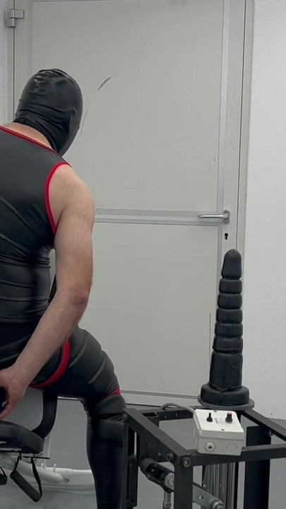 Masked Gimp 48cm mr Ed Dildo Anal Fucking Machine Huge 8.9cm Plug & Post Attempt | Clip 1