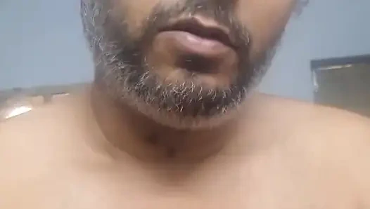 Мой соло горячий хуй будет играть с твоей волосатой киской, как сказано в Библии...