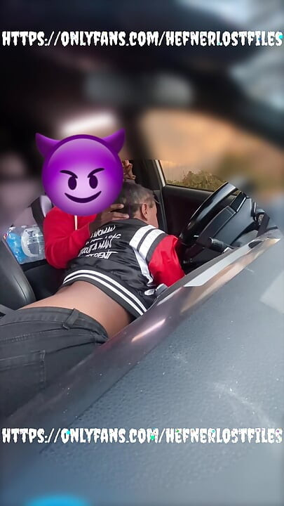 Velike Usne Velike Sise Puše Kurac U Autu