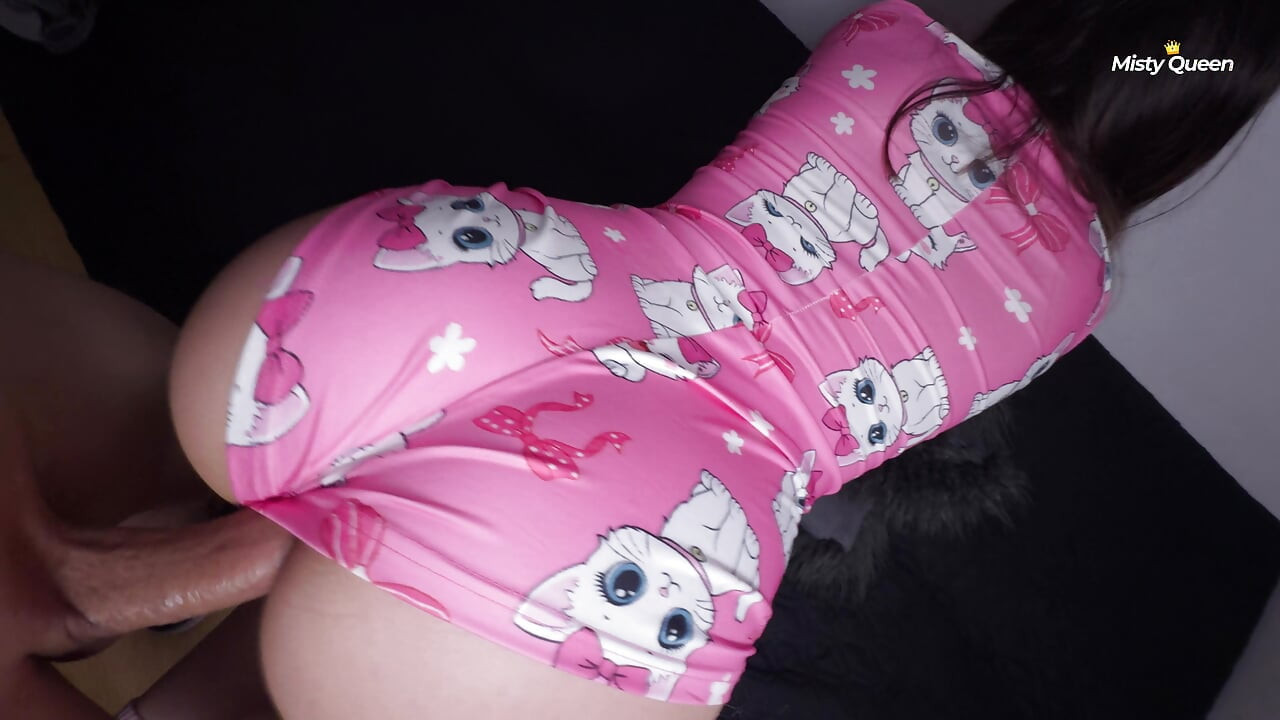 Имах голям твърд, когато гушках доведената си сестра и нещата излязоха извън контрол