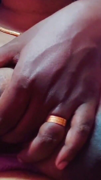 집에서 혼자 있는 내 친구의 핫한 엄마 | 클립 1