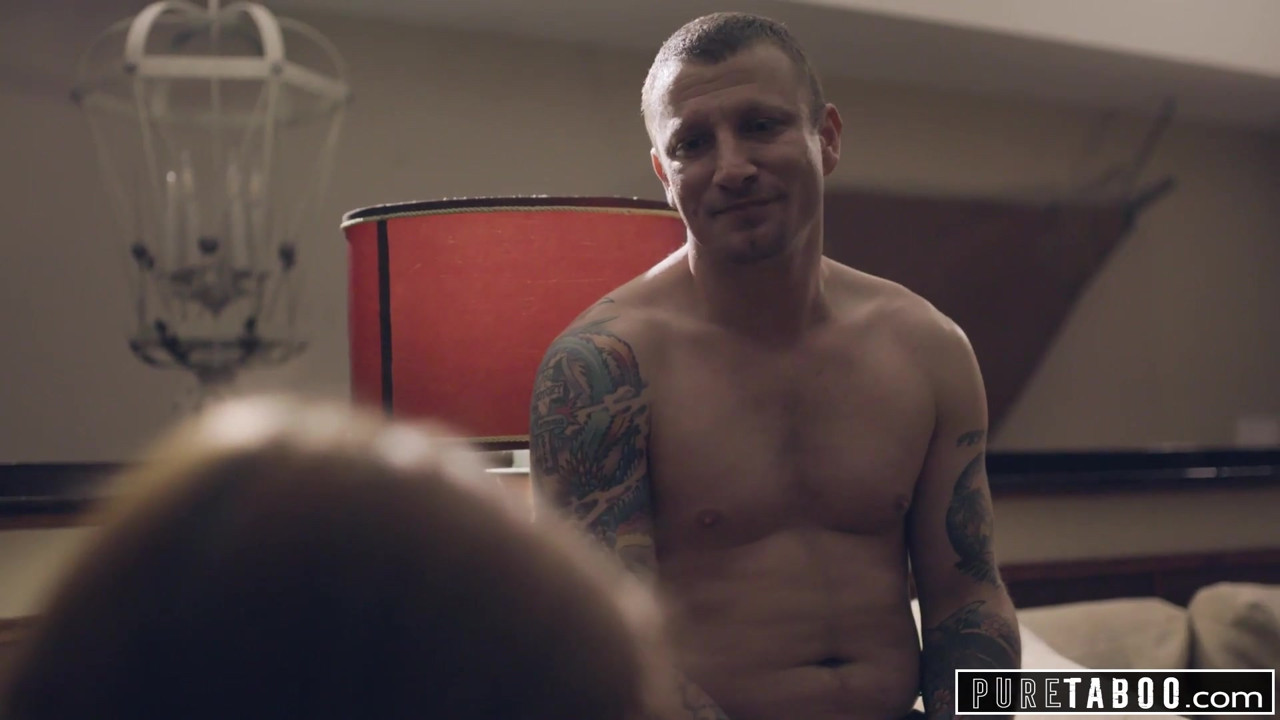 純粋なタブー義理の両親と義理の兄が新しい妹を歓迎