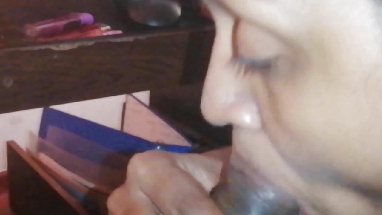 Tôi vừa đến Sri lanka để thăm những kẻ biến thái của tôi, họ đã có một người giúp việc nhà gợi cảm mới muốn đụ tôi