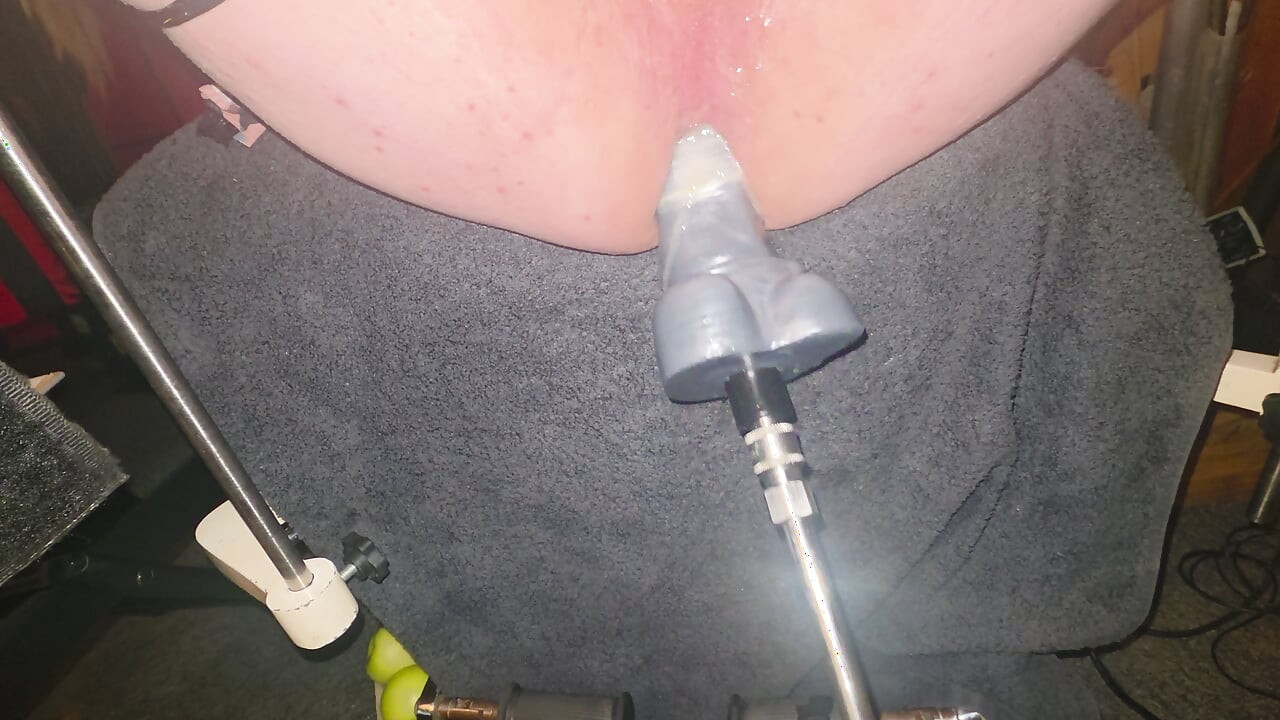 Anal fucking machine fun