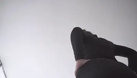 Riesin stiefschwester findet dein versteck