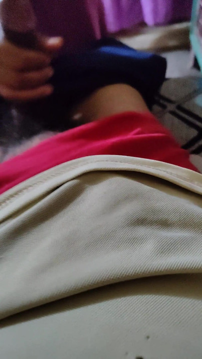 Gadis desa india lagi asik nyepong kontol pacarnya