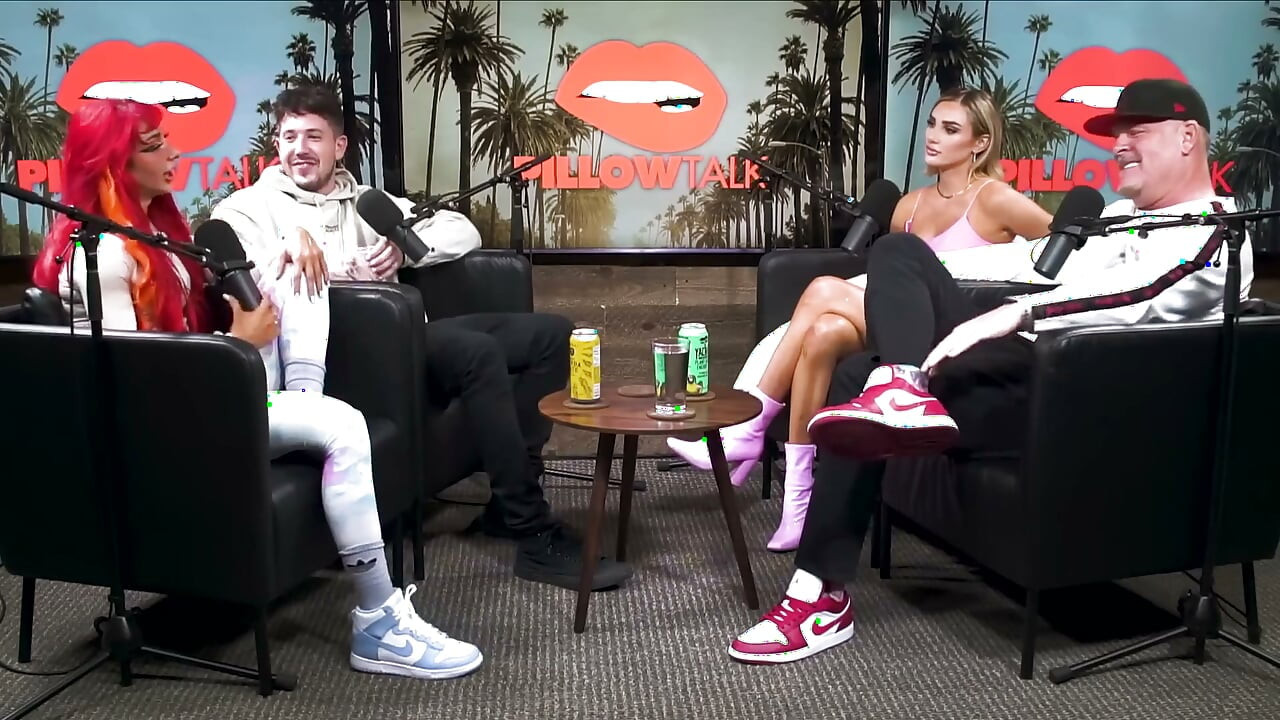 Kenzie Anne își pierde p*rn Virginitatea lui Tyga