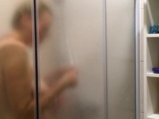 Moglie in doccia