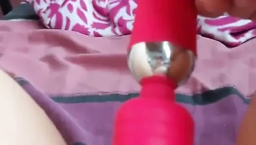 Aku lagi asik ngocok kontolku sore-sore - pov