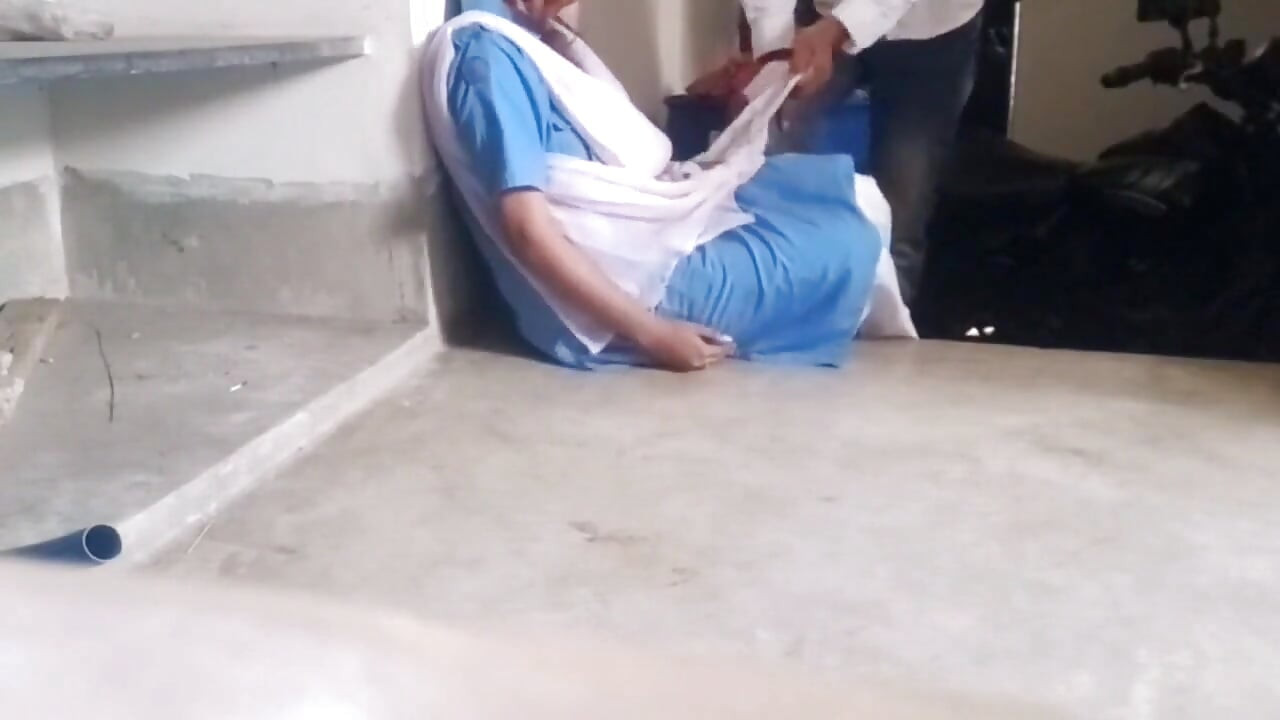 Fucked Friend's Girlfriend by Pretending to Support Her